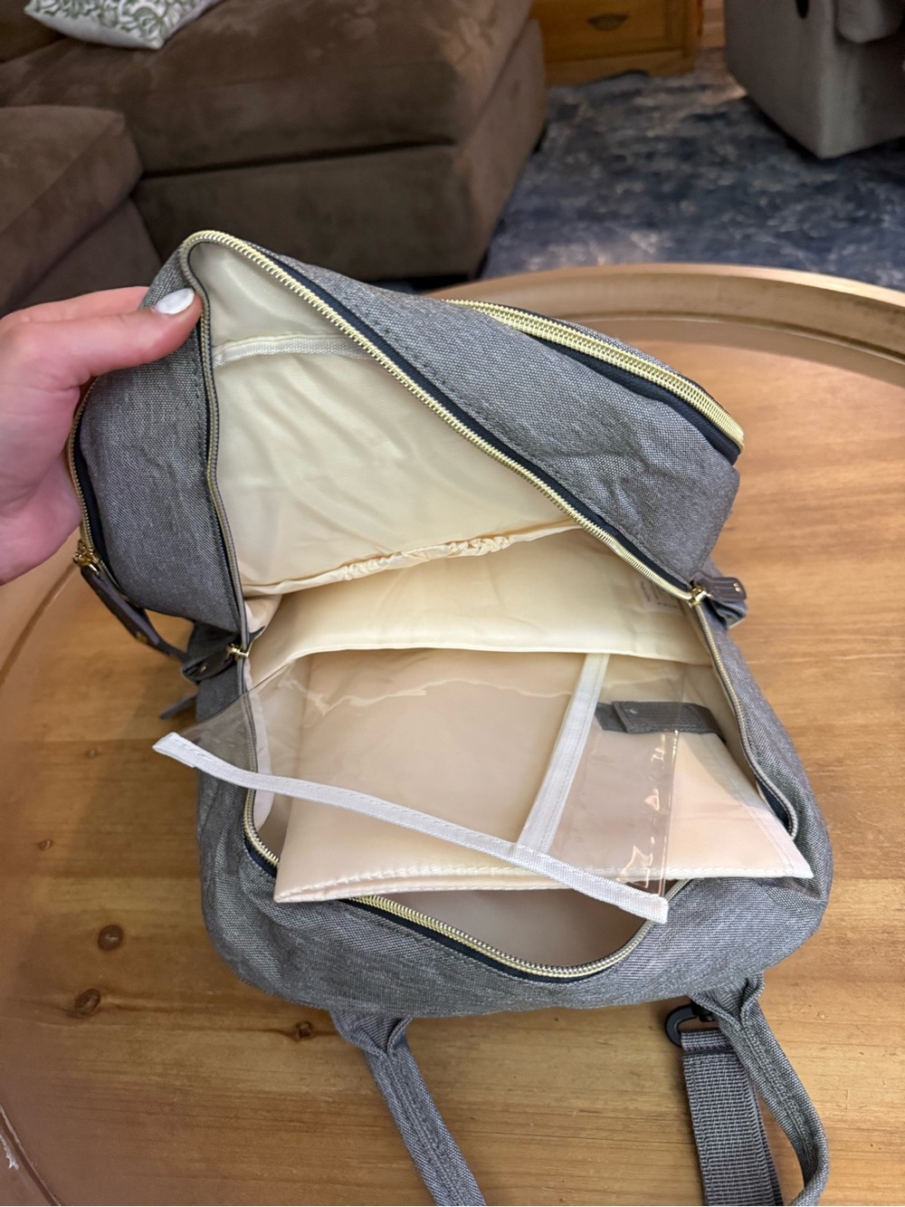HaloVa Kids Gray Backpack with Gold Zipper Accents - Picture 5 of 5